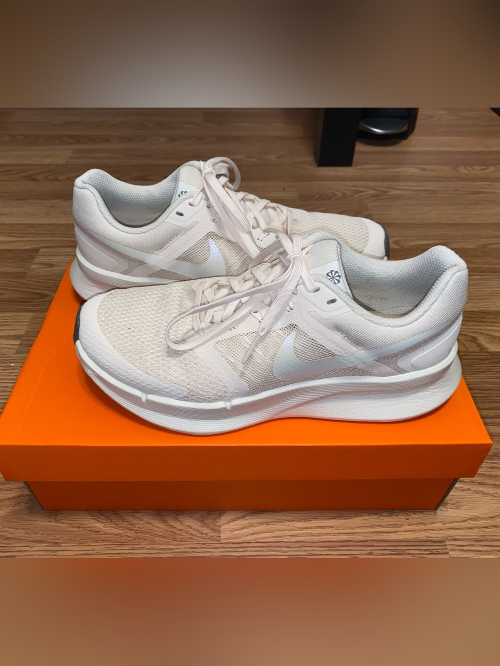 Nike Run Swift 3 Off-White Women’s Running Shoes - Size 8
